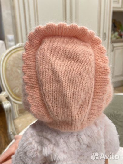 Пуховые шапочка и носочки на малыша