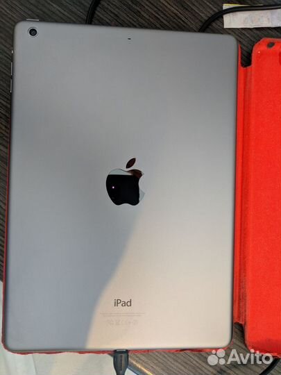 Планшет Apple iPad Air 32Gb Wi-Fi Gray (MD786)