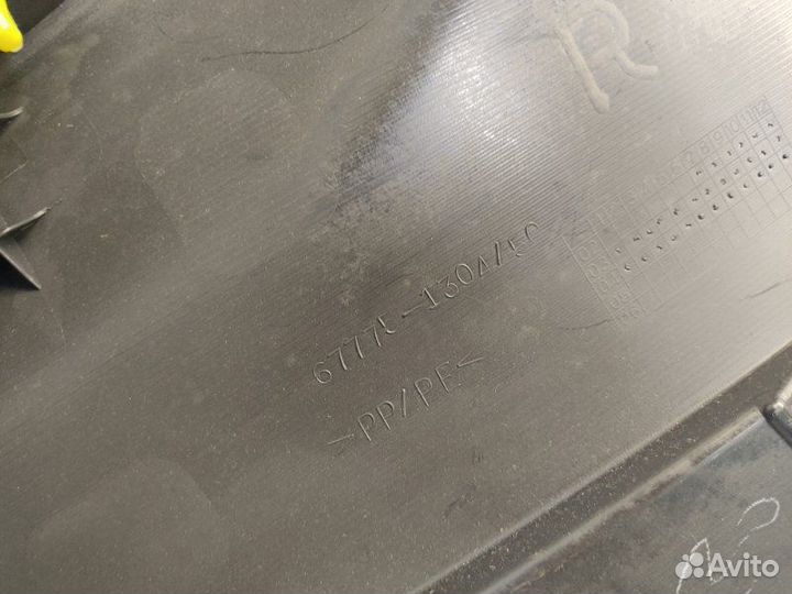 Обшивка двери задняя правая Toyota Corolla E12 1.6