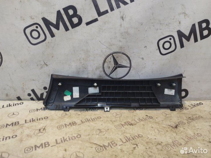 Накладка торпедо правая Mercedes S-Class W221