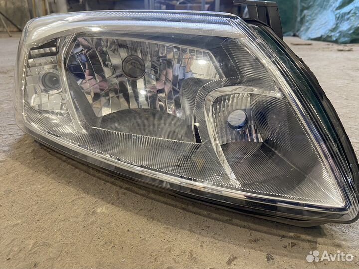 Фара правая LADA granta