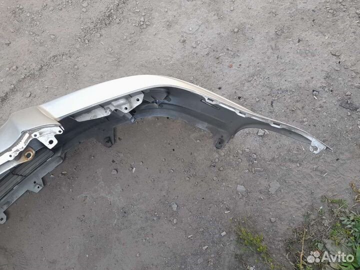 Передний бампер