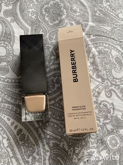 Burberry Тональная основа для макияжа