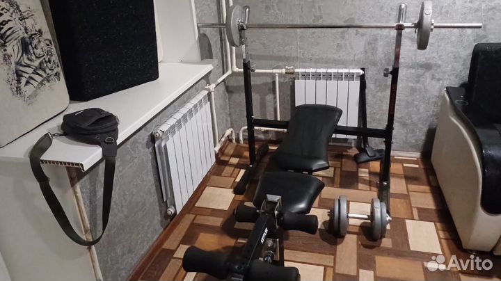 Скамья для жима лежа со штангой