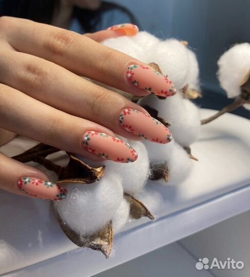 Маникюр, покрытие гель лаком