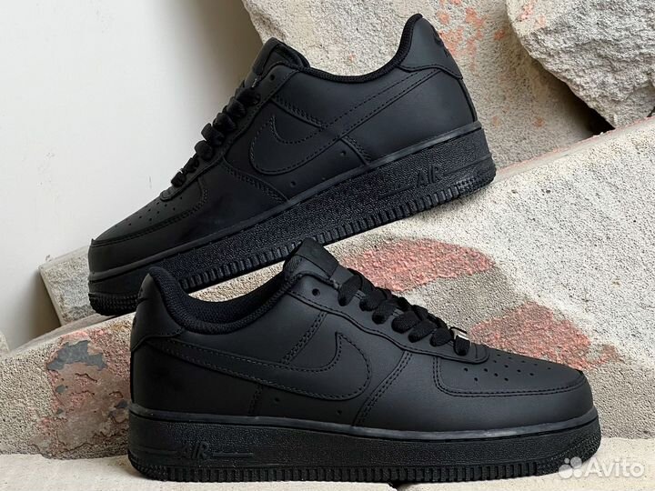 Nike Air Force 1 Black Low