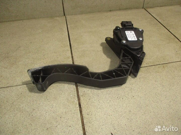 Педаль газа Renault Logan 2