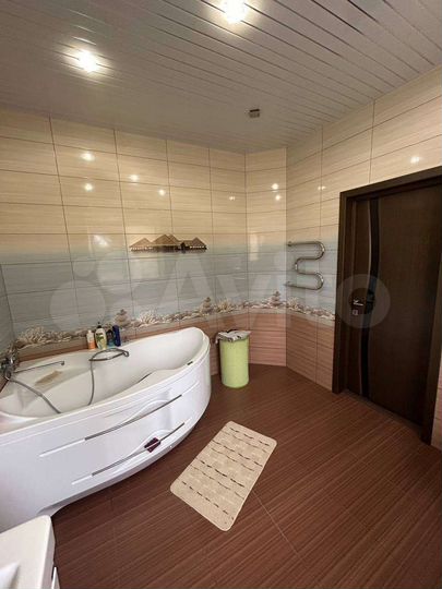 Дом 296 м² на участке 14,3 сот.