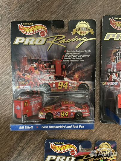 Hot Wheels PRO Racing Pit Crew California Speedway