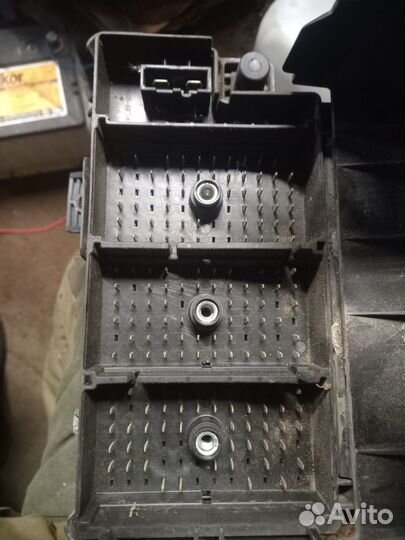 Блок предохранителей Kia Magentis