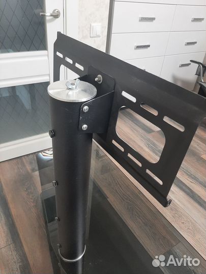 Подставка для телевизора с кронштейном MetalDesign