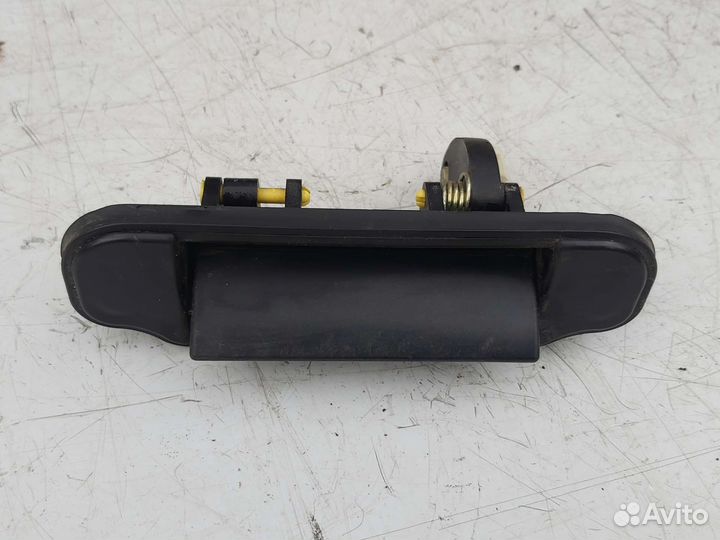 Ручка открывания багажника наружная Mazda 323 bj