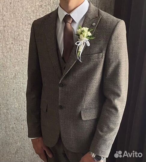 Костюм на выпускной или свадьбу