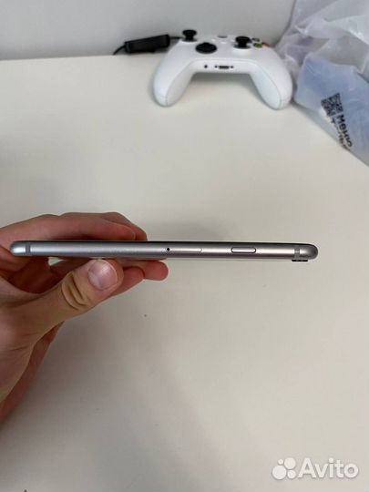 Телефон iPhone 6s