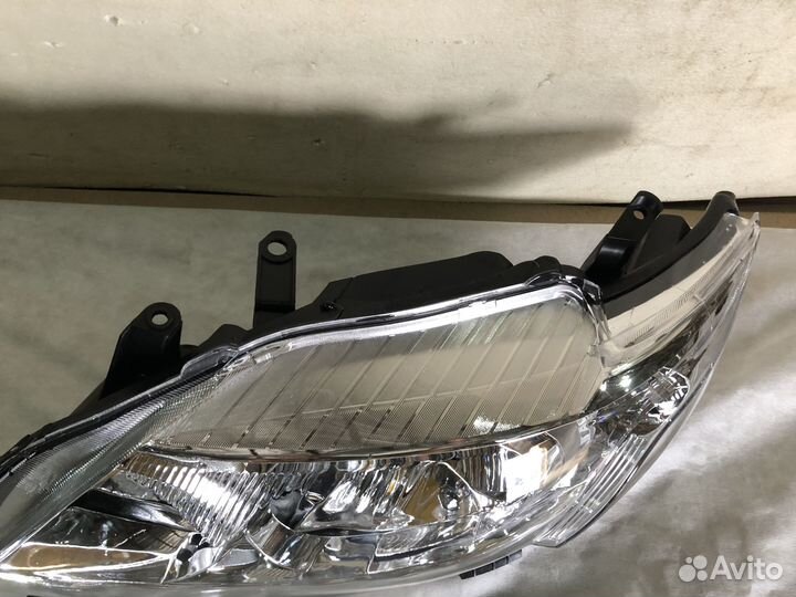 Фара Toyota Corolla 150