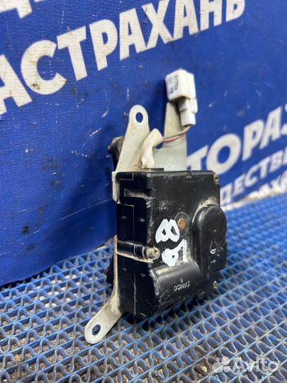 Моторчик заслонок отопителя Hyundai Sonata 4 седан