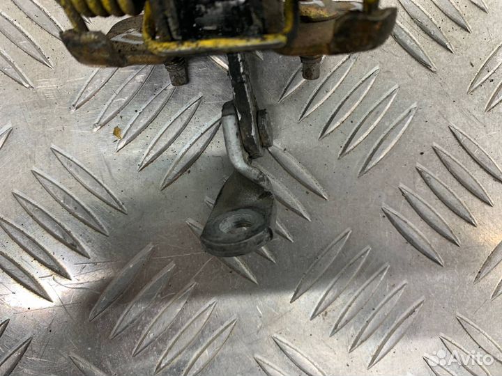 Б/У ограничитель двери задний правый Renault