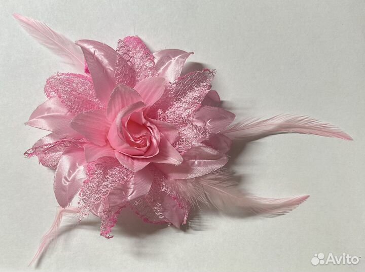 Цветок искуственный на платье, на волосы новый