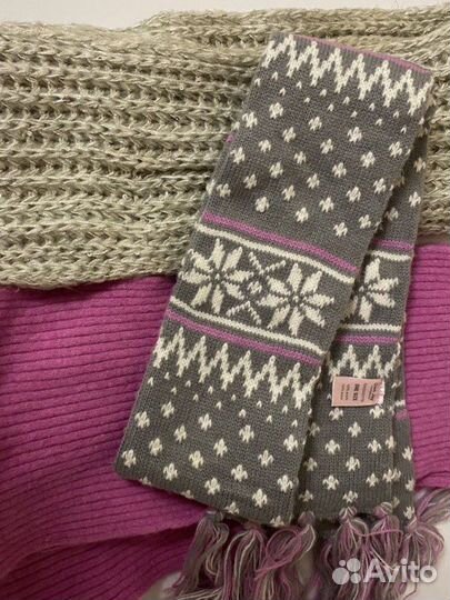 Пакетом отличные качественные шапки и шарфы