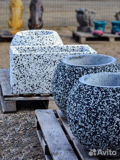 Уличные вазоны (цветники)