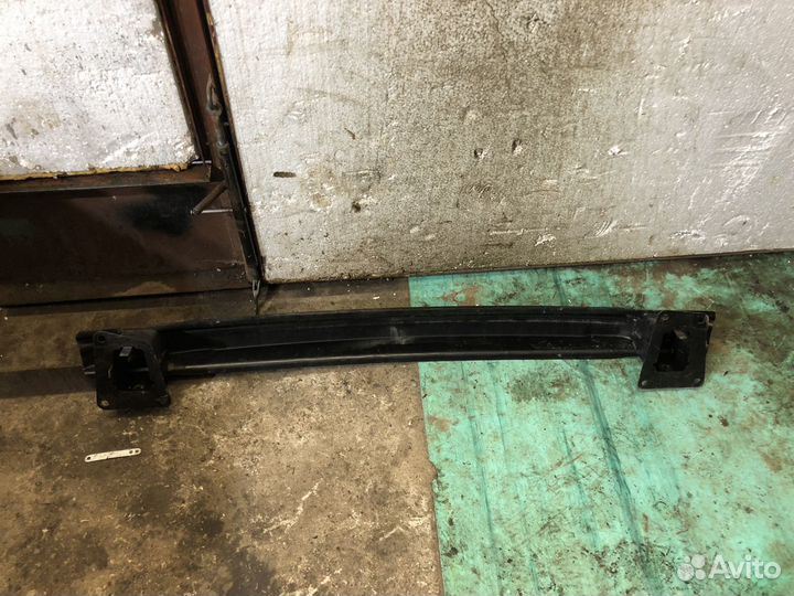 Усилитель заднего бампера VW Passat B6, CC