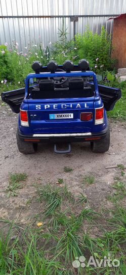 Детский электромобиль двухместный бу