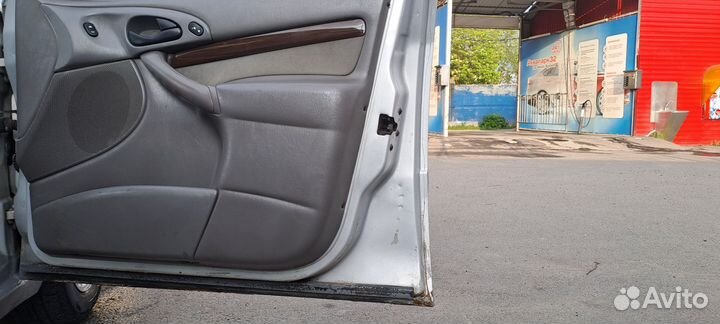 Ford Focus 2.0 МТ, 2001, 2 300 км