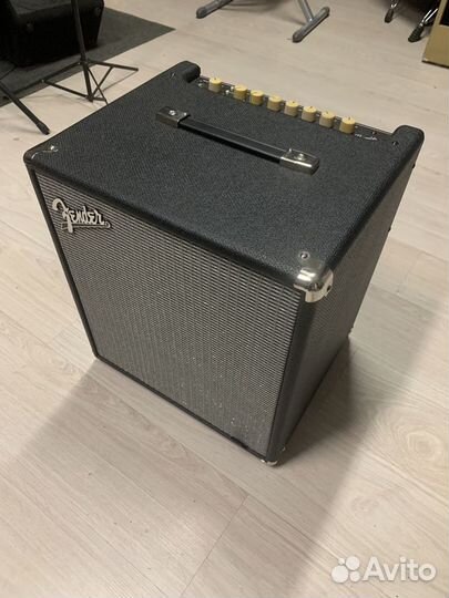 Комбик Fender Rumble 100 v3 (басовый, 100W)