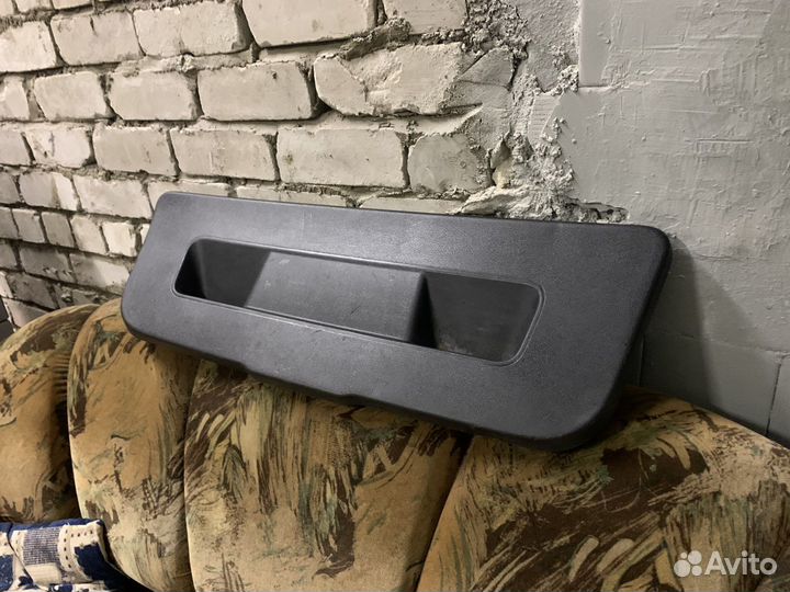 Обшивка крышки багажника VW Polo (Sed Rus)