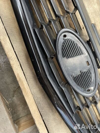 Верхняя решетка радиатора приора 2