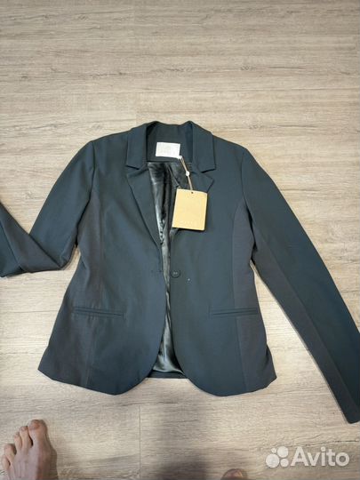 Пиджак женский приталенный 42-44