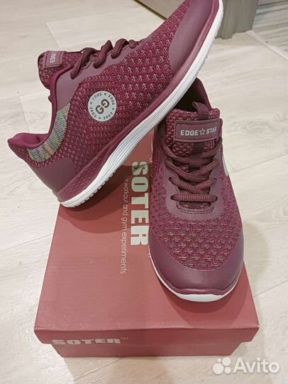 Новые кроссовки р. 37