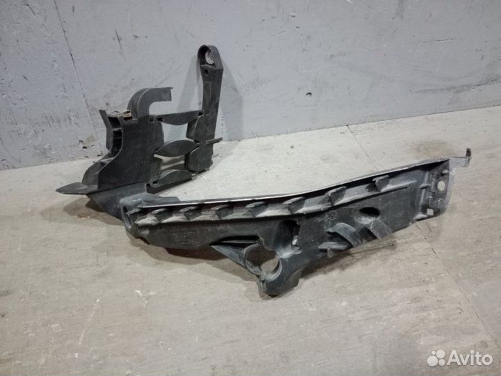 Крепление фары переднее левое Audi A4 B8 Дорест