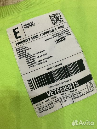 Футболка vetements