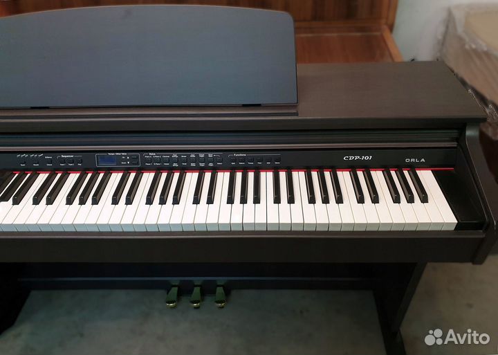Цифровое пианино (Италия) + Аксессуары
