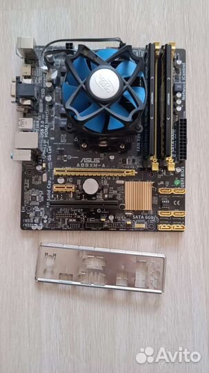 Материнская плата с процессором и памятью