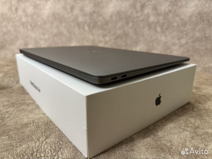 Macbook Air 13 m1 8/256gb идеал