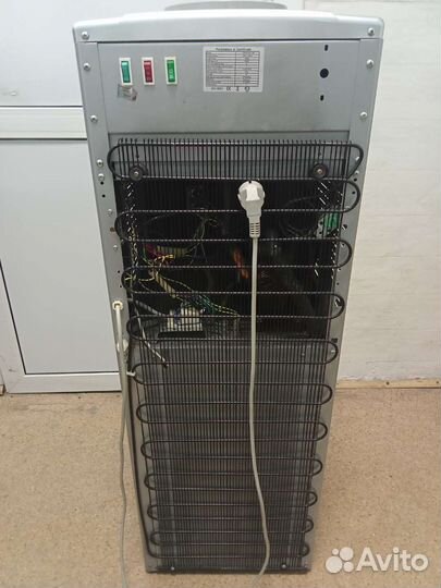 Кулер для воды с холодильником