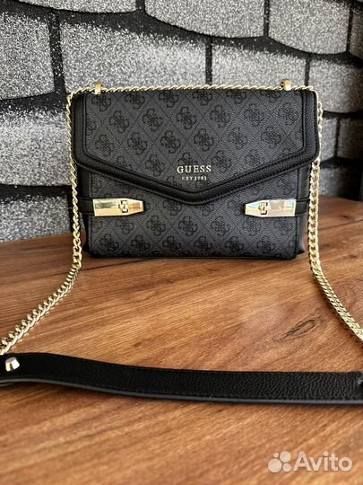 Сумка кроссбоди Guess