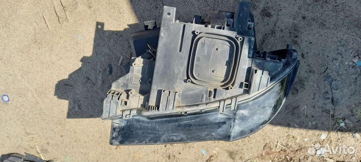 Фары передние BMW X3 E83 рестайл