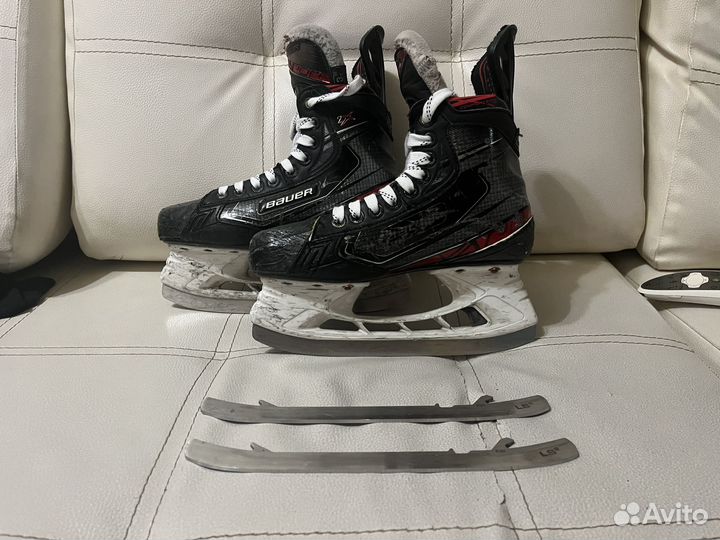 Коньки хоккейные