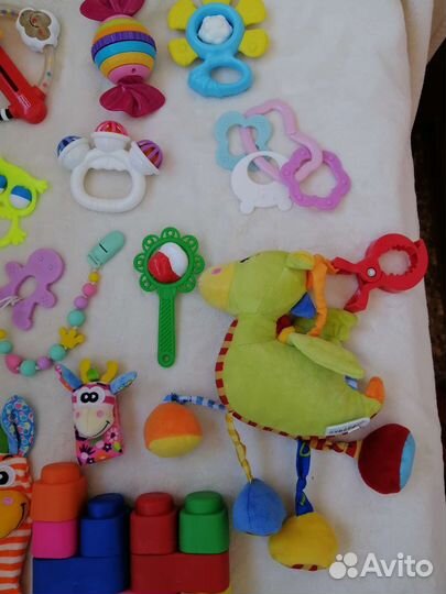 Игрушки пакетом для новорождённых