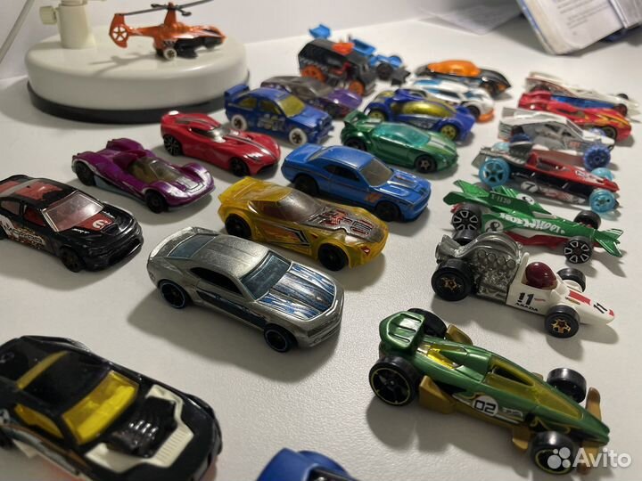 Hot wheels машинки