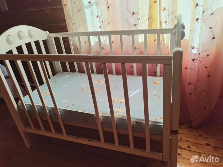 Детская кроватка