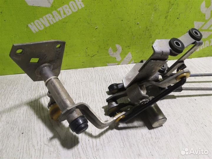 Механизм выбора передач Шкода Октавия А4