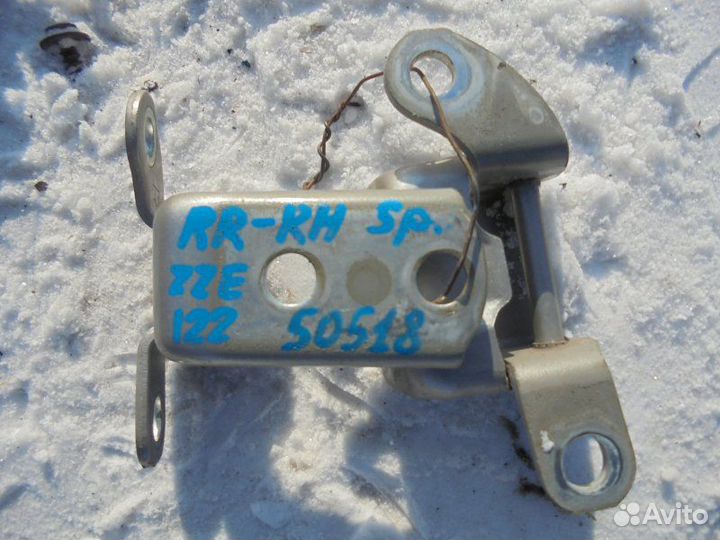 Петля двери задняя правая Toyota Corolla Spacio