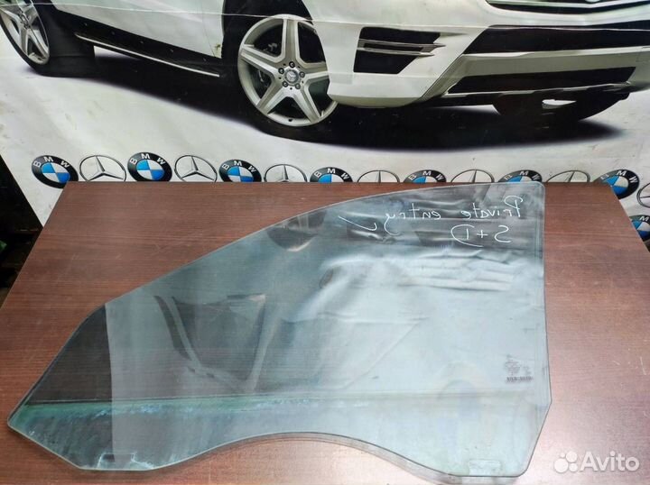Стекло двери переднее правое Mercedes W211