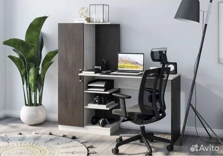 Стол компьютерный. Универсальная сборка. В наличии