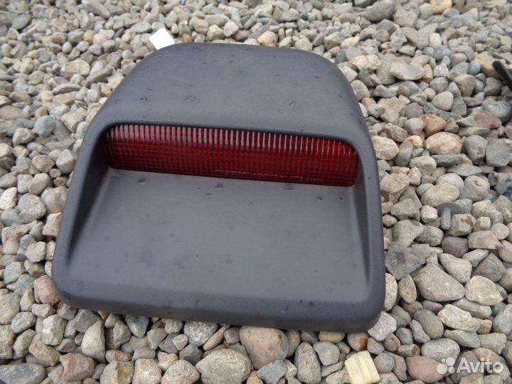 Стоп-сигнал в салоне Nissan Bluebird EU14 SR18DE