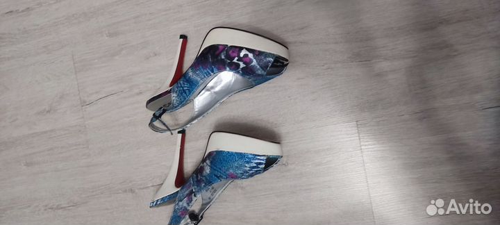 Босоножки 38 centro